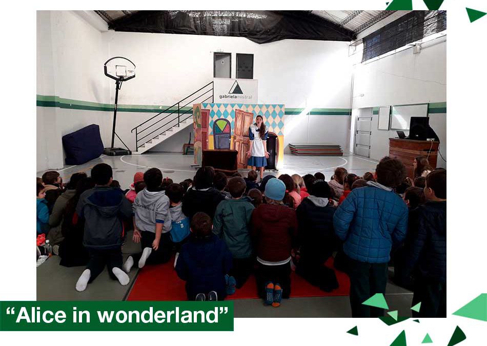 2018: Educación Inicial, 1er. y 2do. año, «Alice in the wonderland»